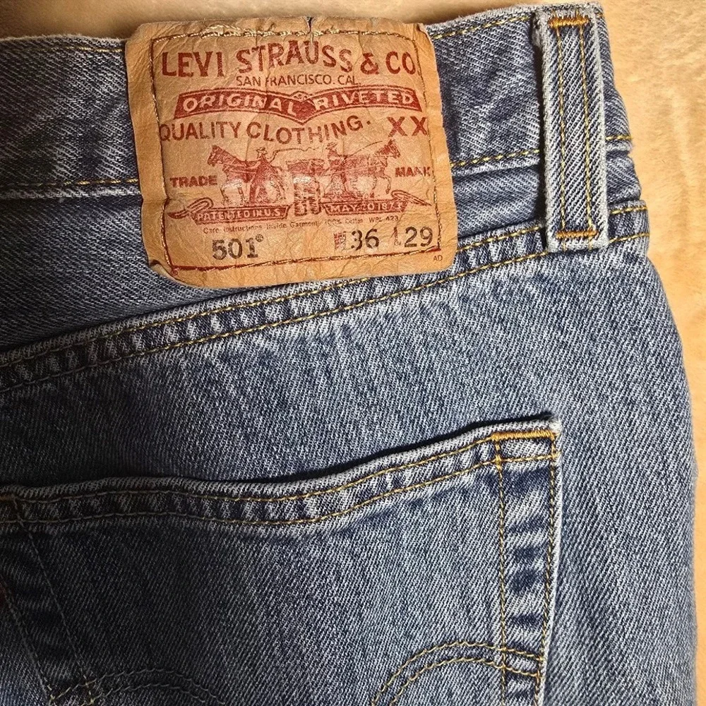 Y2K Levis 501 Original Mens Straight Button Fly Blue Jeans 36x29 Light wash 1091